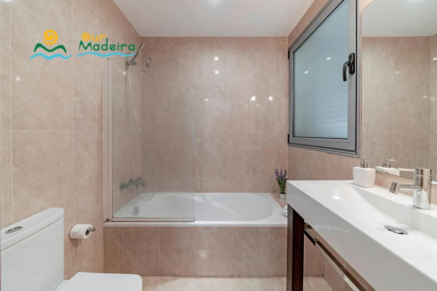 Ourmadeira - Villa Sol E Mar, Spacious Caniço